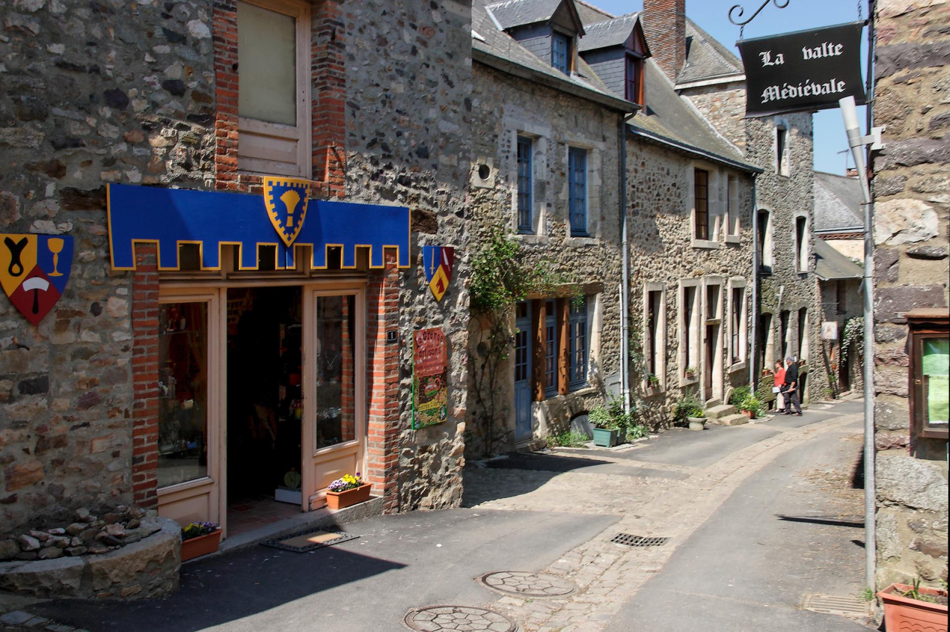 SainteSuzanne Portail du tourisme du département La Mayenne